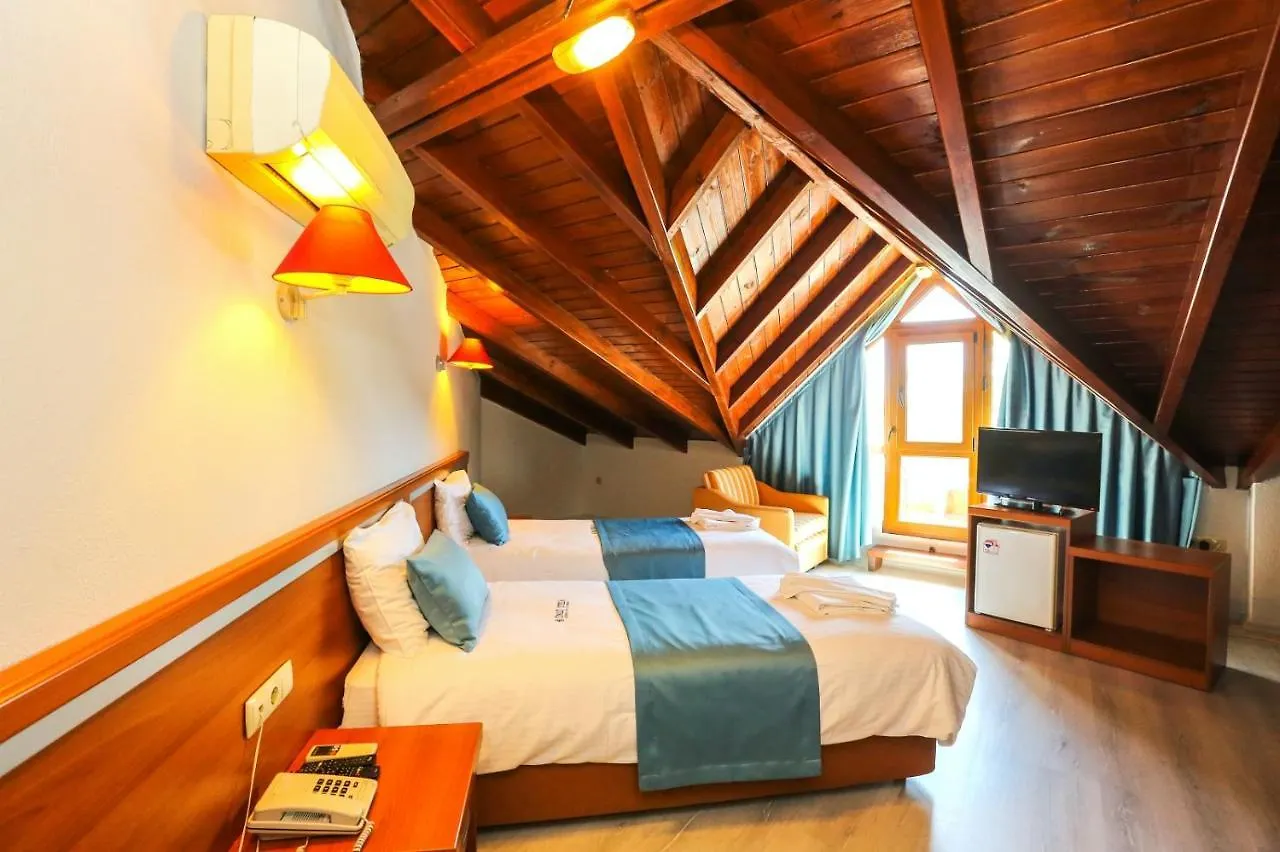 Gocek Unlu Hotel 3*, Göcek